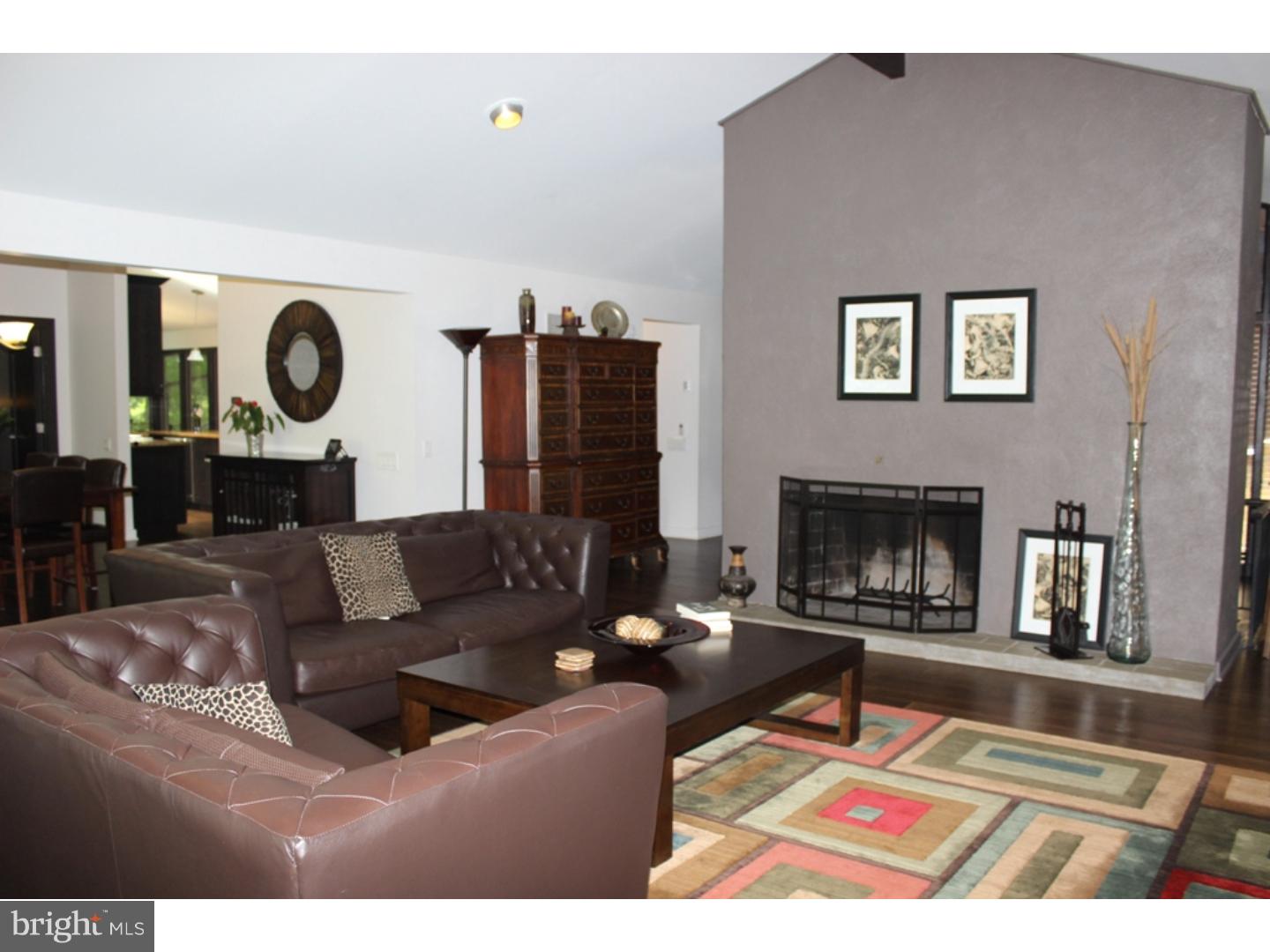 7 Sugarbrook Road Malvern, PA 19355 - Photo 4 of 18 Living Room