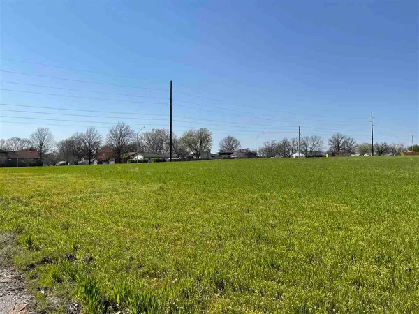 $21,000 | 125 East Burlington Drive, Mulvane, KS 67110