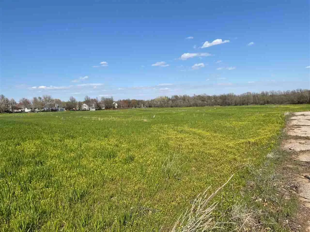 $21,000 | 125 East Burlington Drive, Mulvane, KS 67110