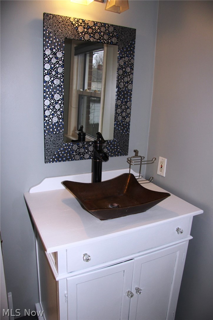 3545 Radcliffe Road Cleveland Heights, OH 44121 - Photo 11 of 13