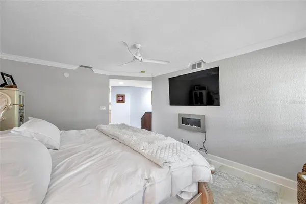 $693,000 | 36750 US Highway 19 North, Unit 27101, Palm Harbor, FL 34684