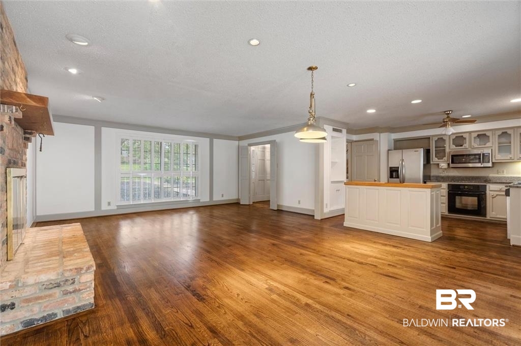 524 East Spring Park Drive Mobile, AL 36608 - Photo 3 of 34