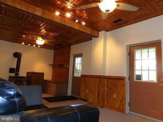 2890 Poffenberger Road Middletown, MD 21769 - Photo 21 of 30 Family Room