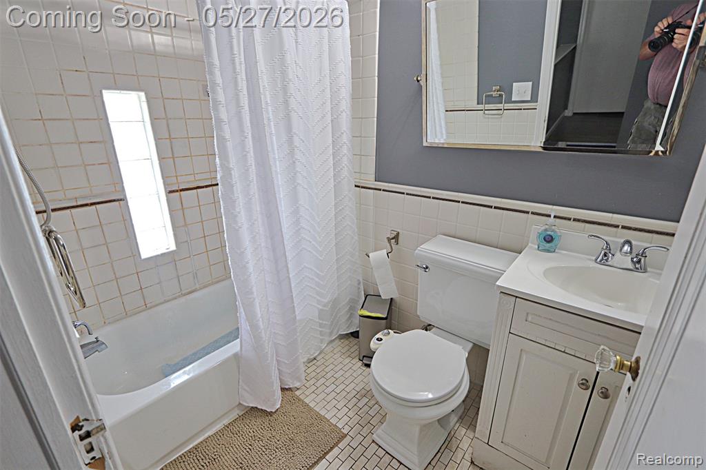 1149 Cambridge Road Berkley, MI 48072 - Photo 22 of 52