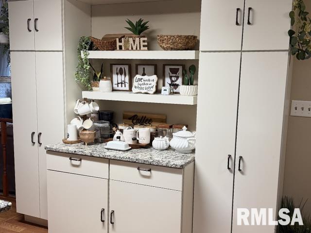 5260 River View Road Riverton, IL 62561 - Photo 10 of 34