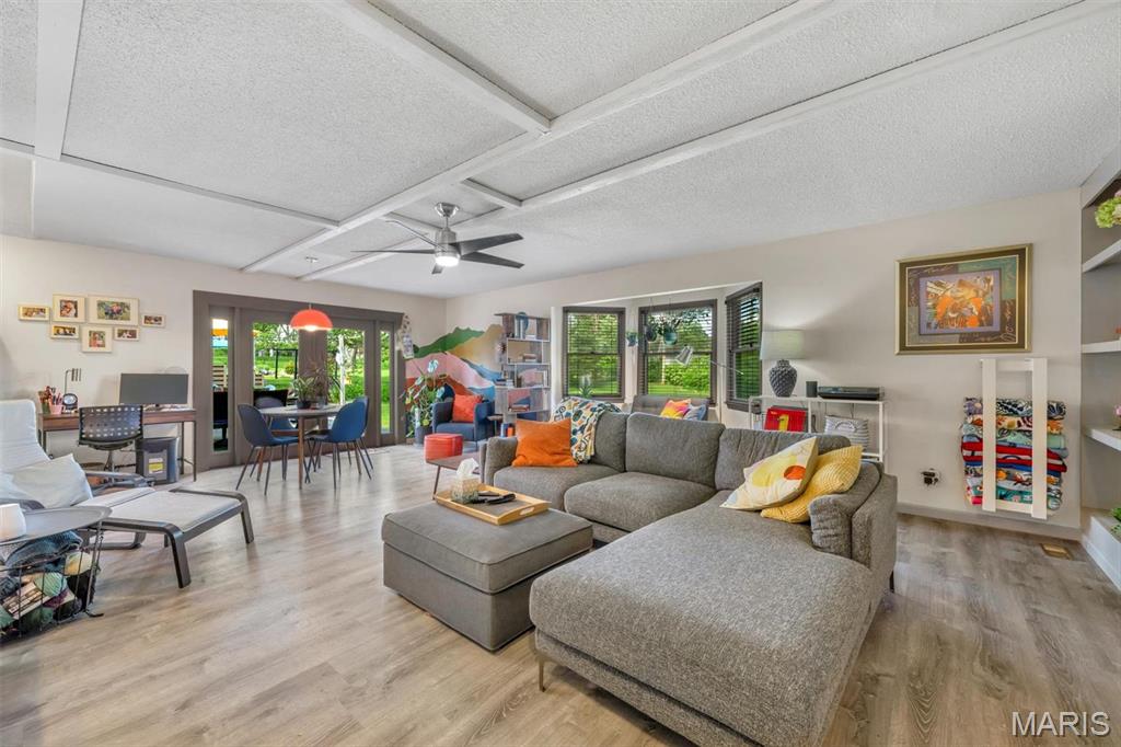 16 Larkin Lane St. Louis, MO 63128 - Photo 13 of 28