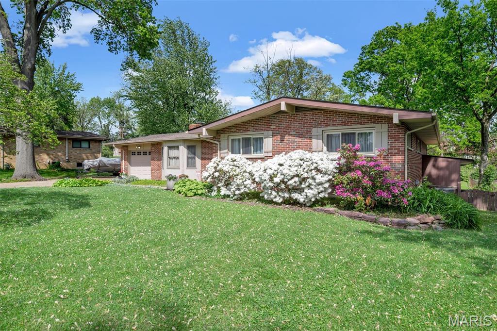 16 Larkin Lane St. Louis, MO 63128 - Photo 2 of 28