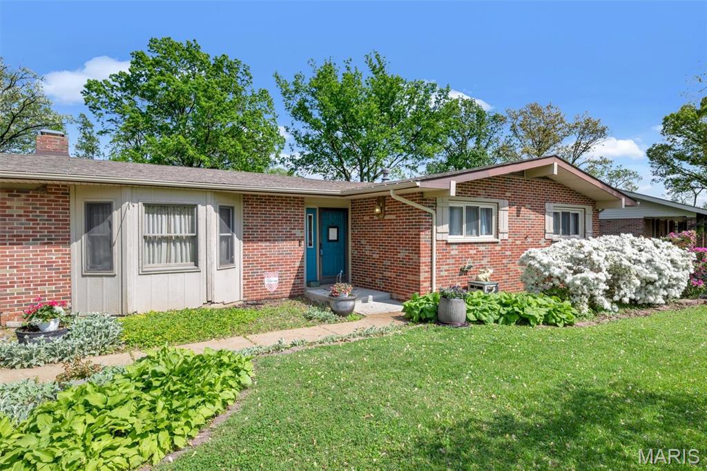 16 Larkin Lane St. Louis, MO 63128 - Photo 3 of 28