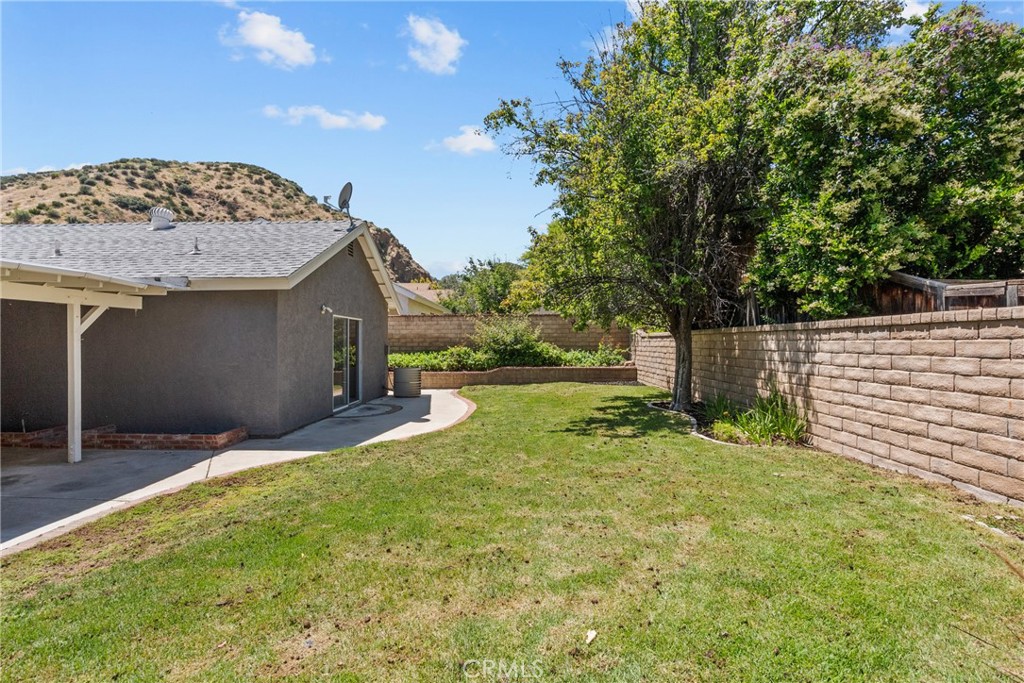 28511 Victoria Road Castaic, CA 91384 - Photo 33 of 37