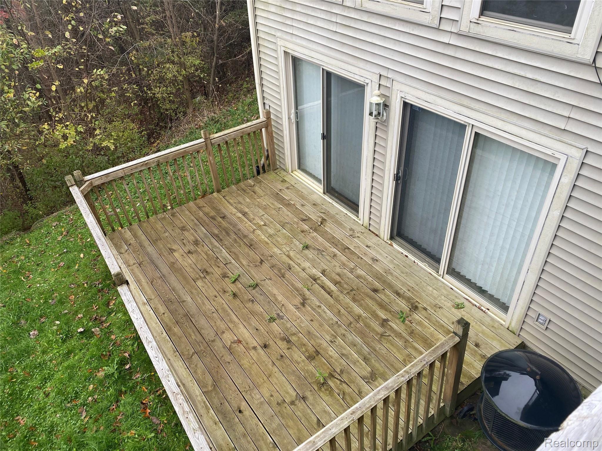 603 East Davisburg Road Holly, MI 48442 - Photo 10 of 29 Lower Level Has Deck With Walk Out!