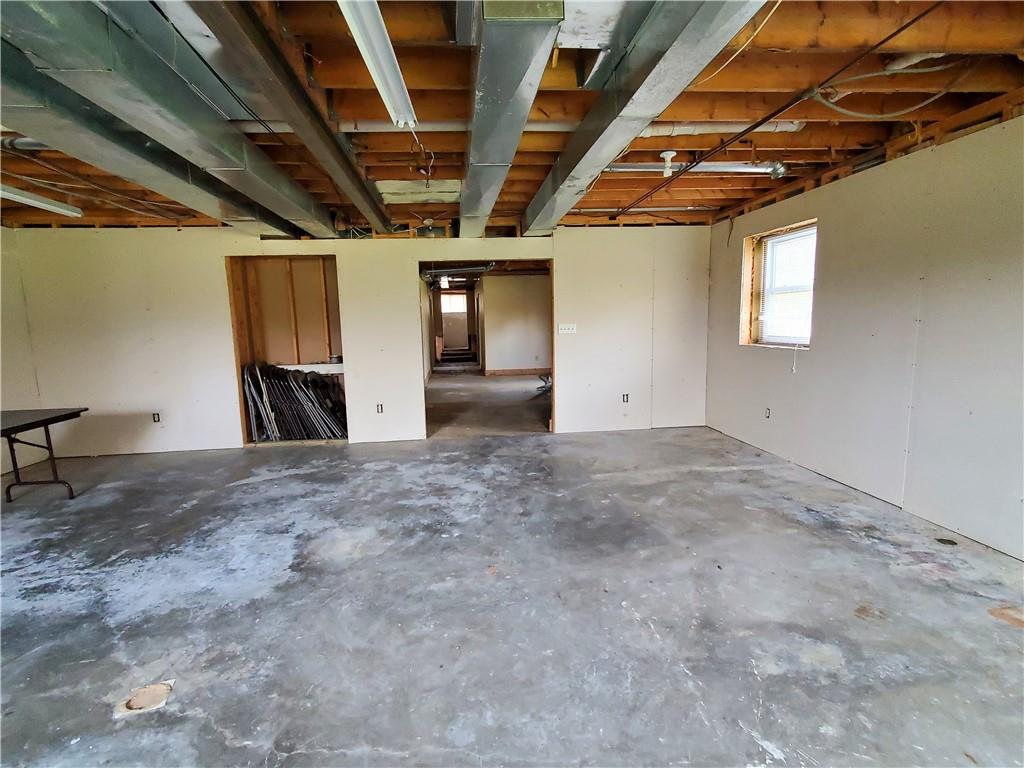 8385 Lamor Road Mercer, PA 16137 - Photo 16 of 19