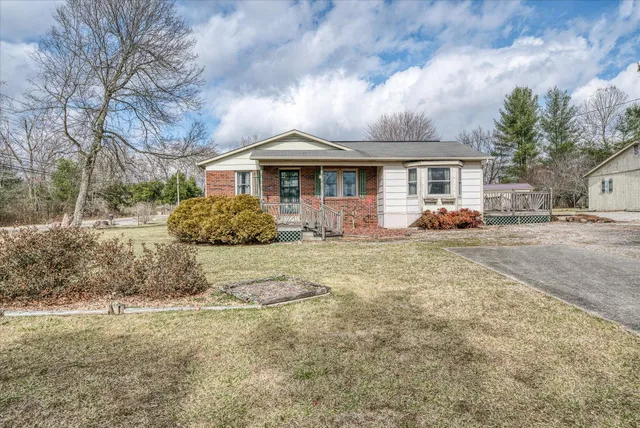 $259,900 | 23 Oak Hill Drive, Crossville, TN 38572