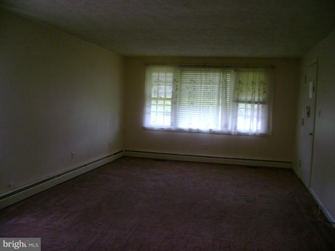 6805 Old Solomons Island Road Friendship, MD 20758 - Photo 22 of 24 Living Room