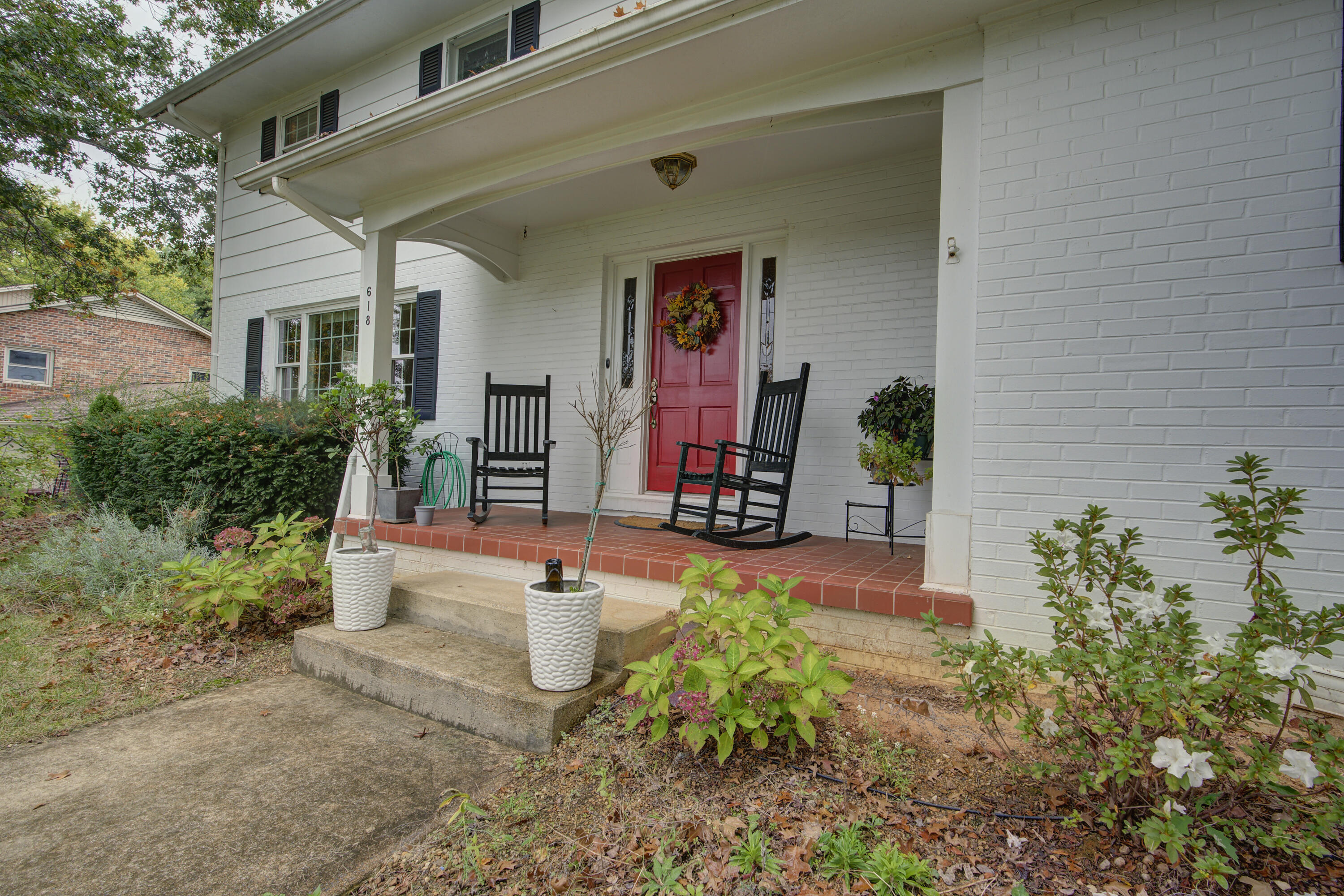 618 Hollyhill Road Johnson City, TN 37604 - Photo 2 of 35 8D8D2811-F1A5-45C2-A872-5A962AFDE536