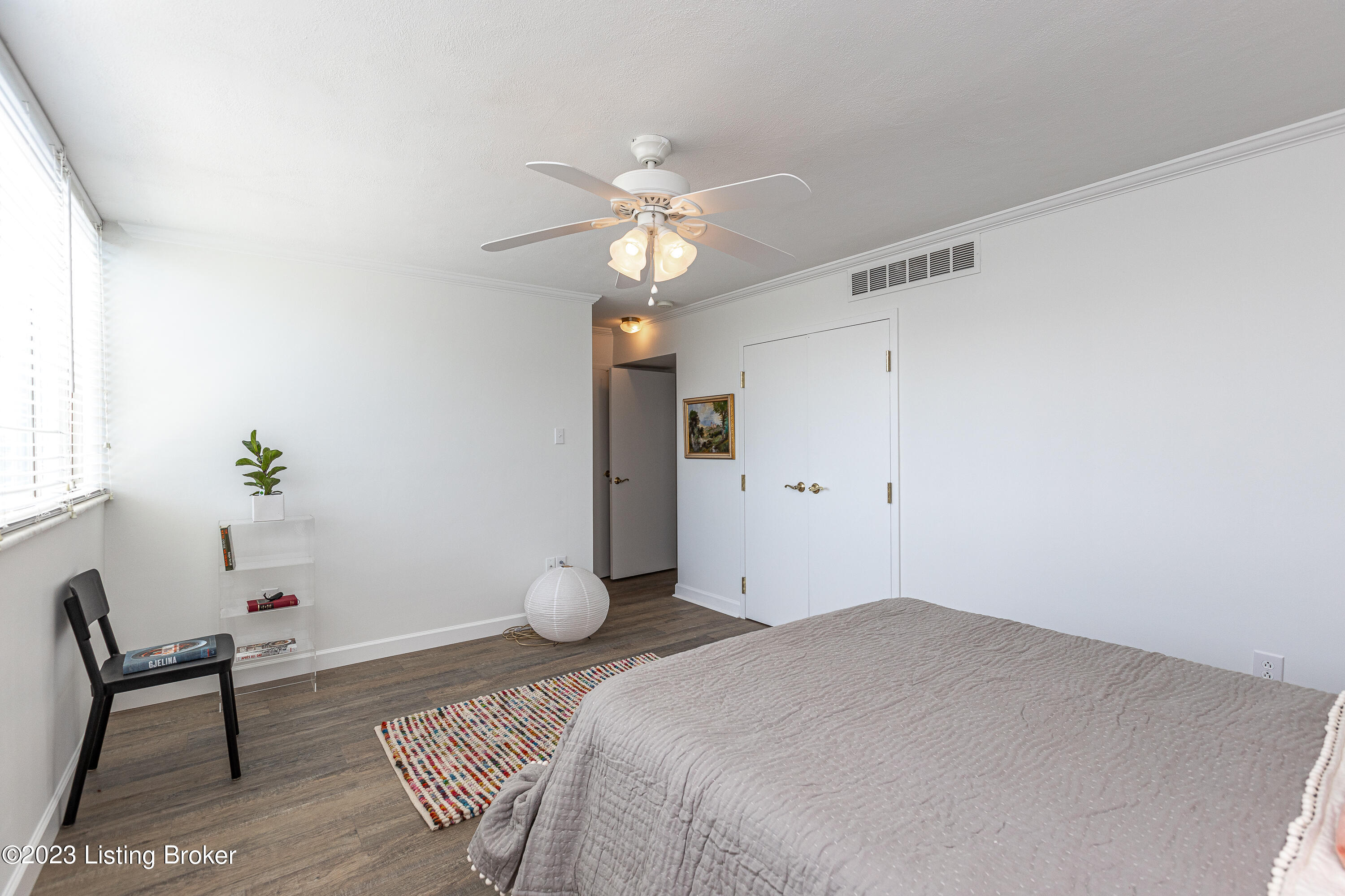 2121 Nicholasville Road, Unit 402 Lexington, KY 40503 - Photo 24 of 39 Bedroom #2