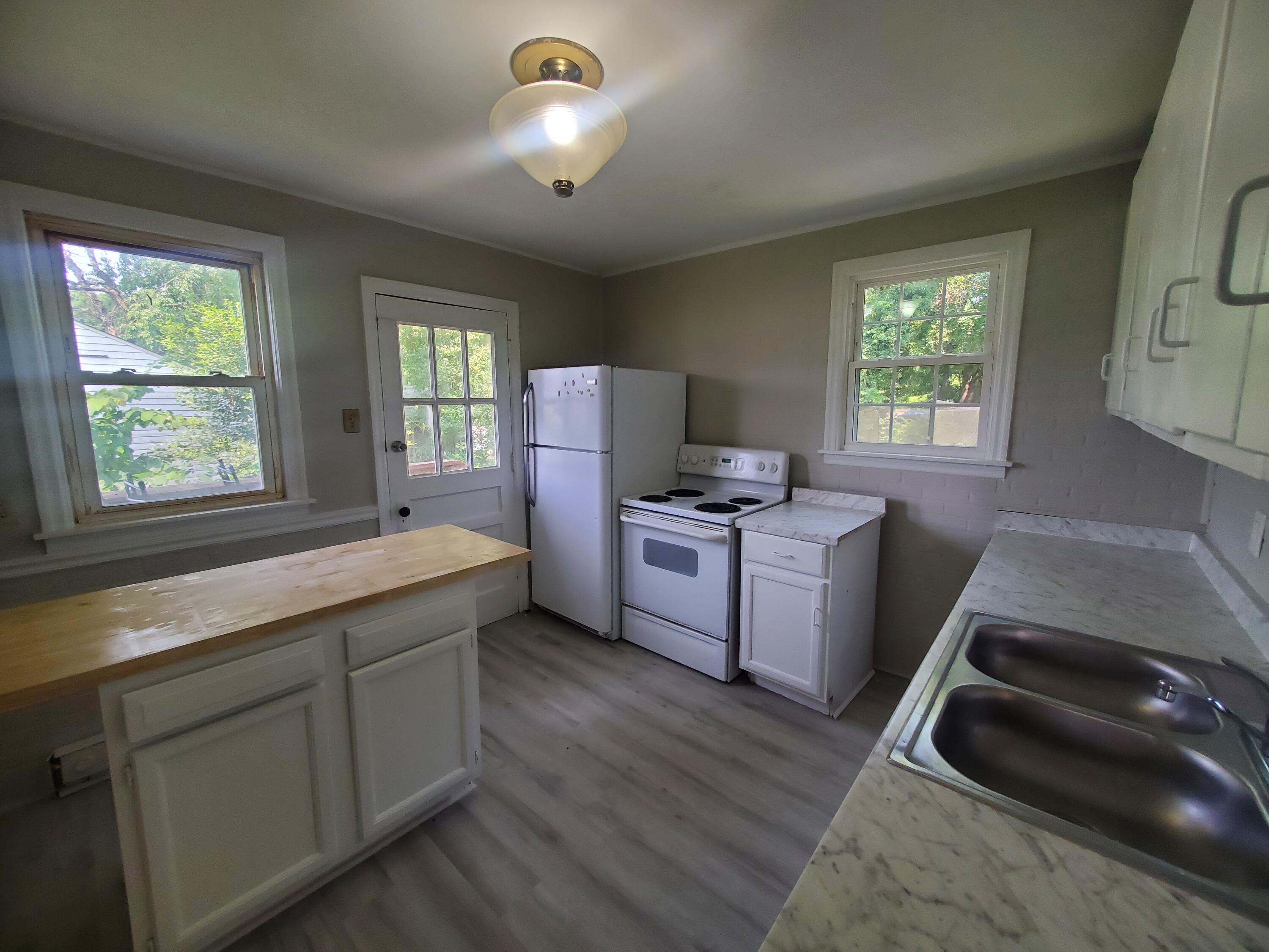 717 Hershberger Road Northwest Roanoke, VA 24012 - Photo 5 of 13 20250611_105402