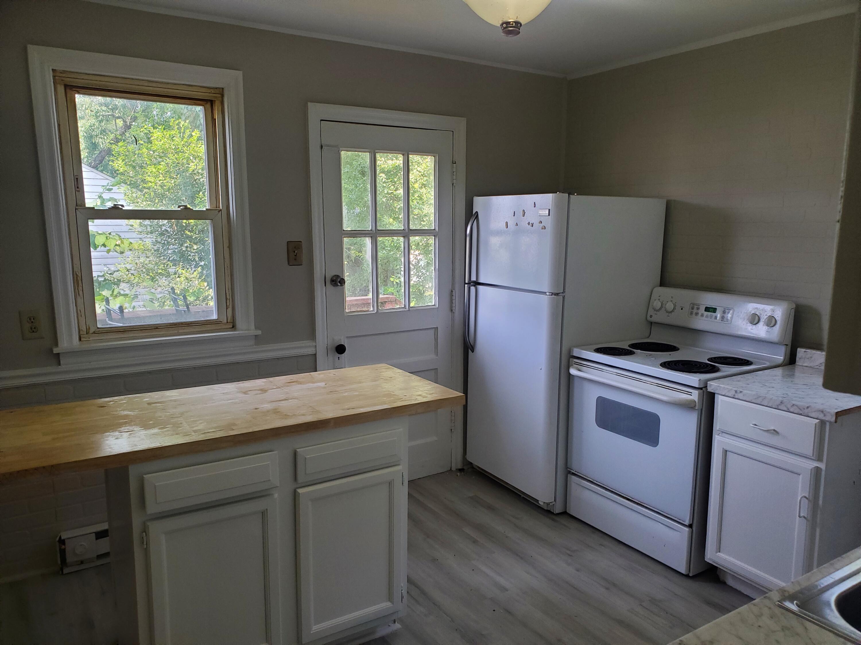 717 Hershberger Road Northwest Roanoke, VA 24012 - Photo 7 of 13 20250611_105137