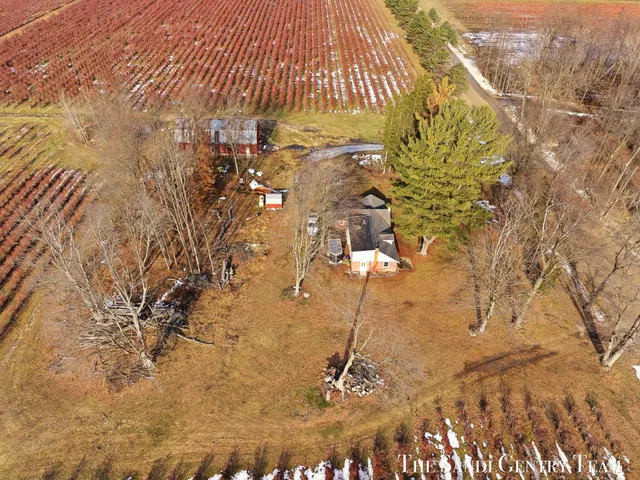 $902,880 | 10005 144th Avenue, West Olive, MI 49460