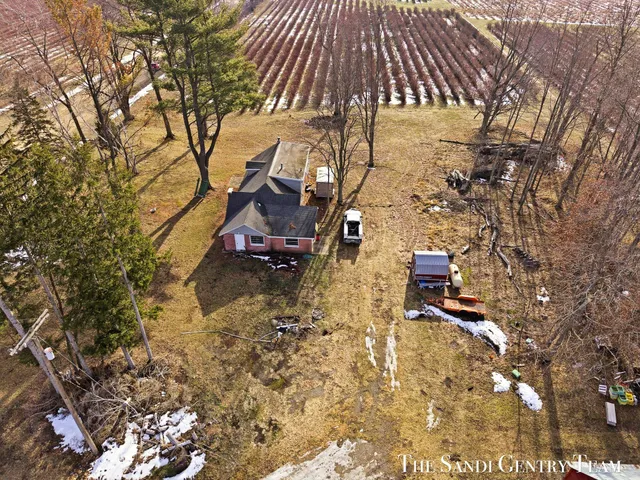 $902,880 | 10005 144th Avenue, West Olive, MI 49460