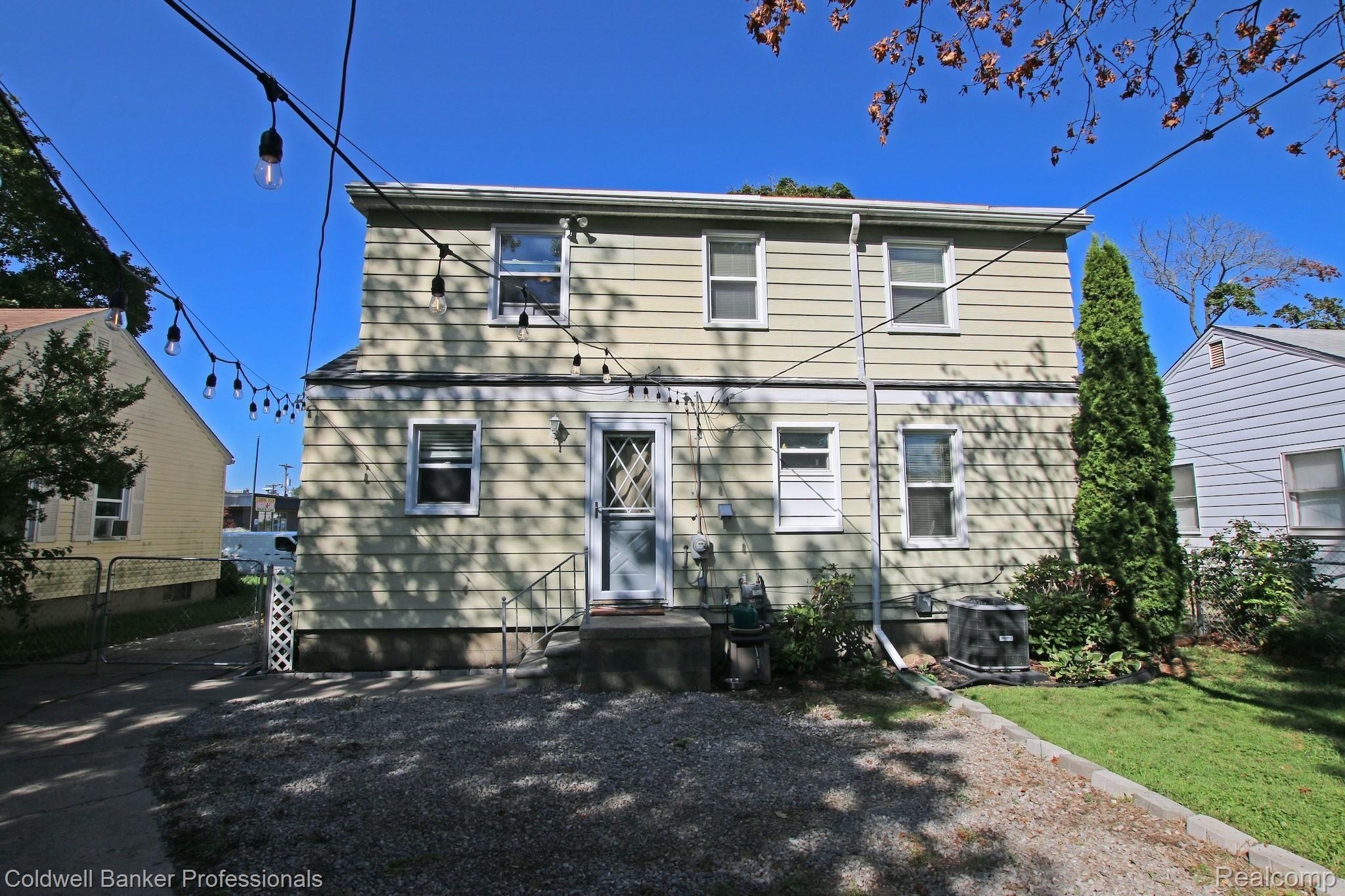 3796 Greenfield Road Berkley, MI 48072 - Photo 39 of 40 39) Back of Home.jpg