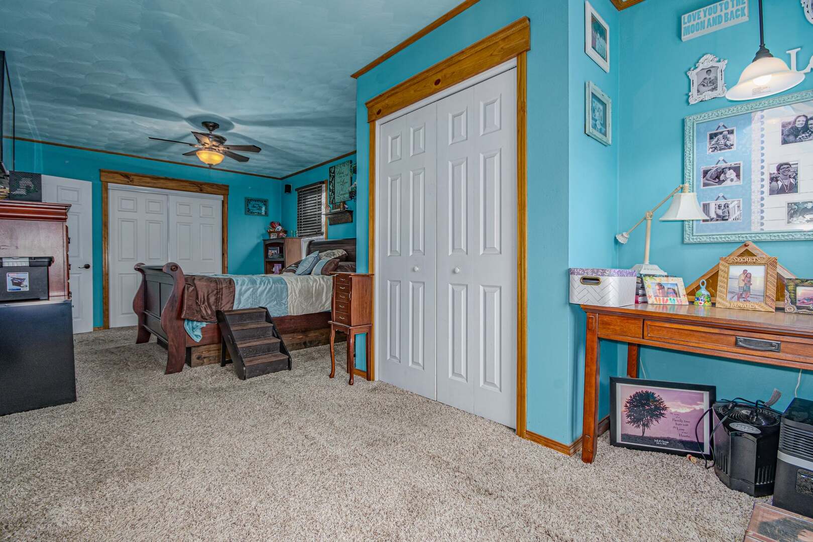 433 East Main Street Salem, IL 62881 - Photo 25 of 48 a living room with furniture and a baby crib