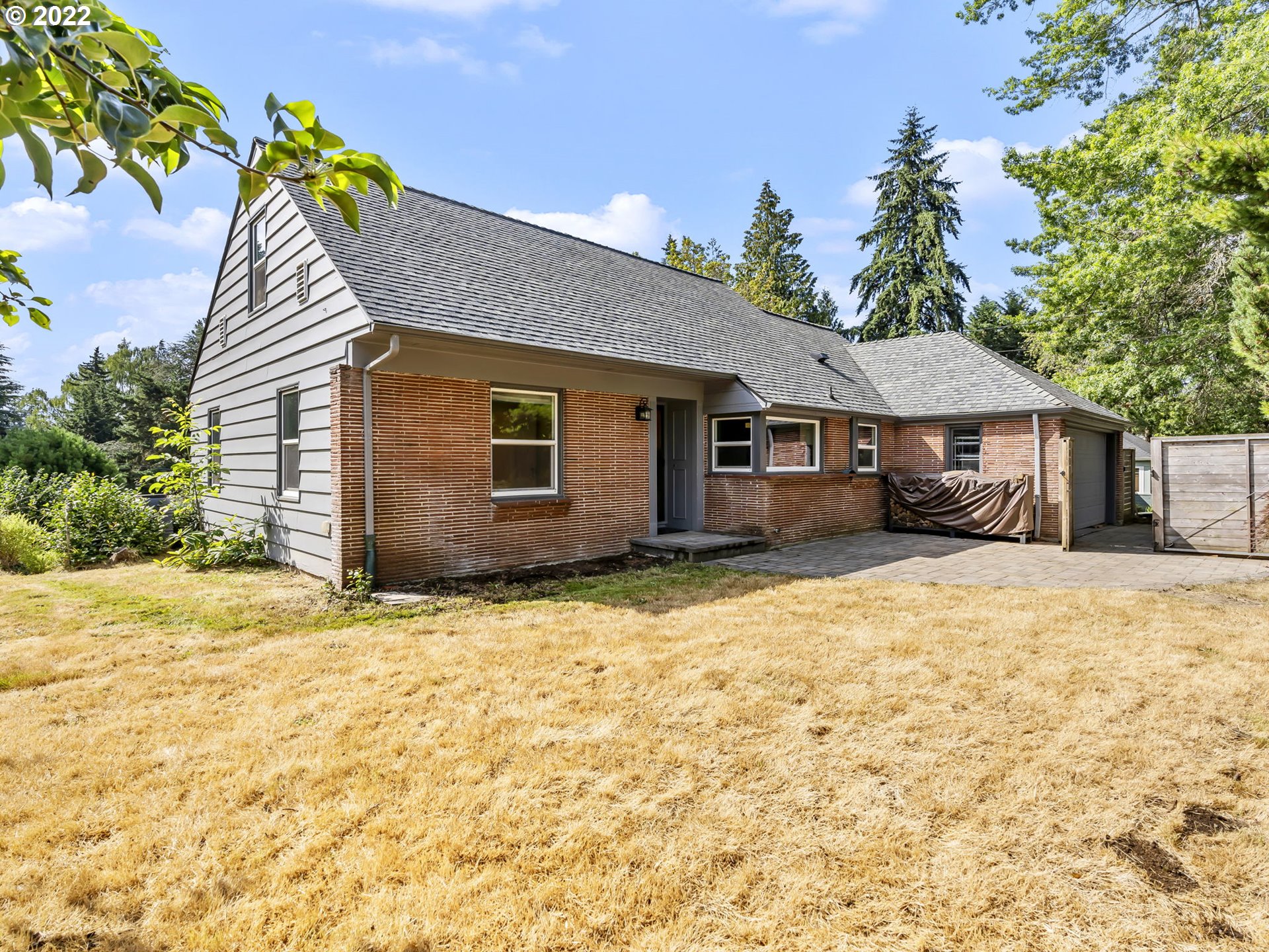 7320 Southwest Canyon Lane Portland, OR 97225 - Photo 2 of 32 a house with a outdoor space