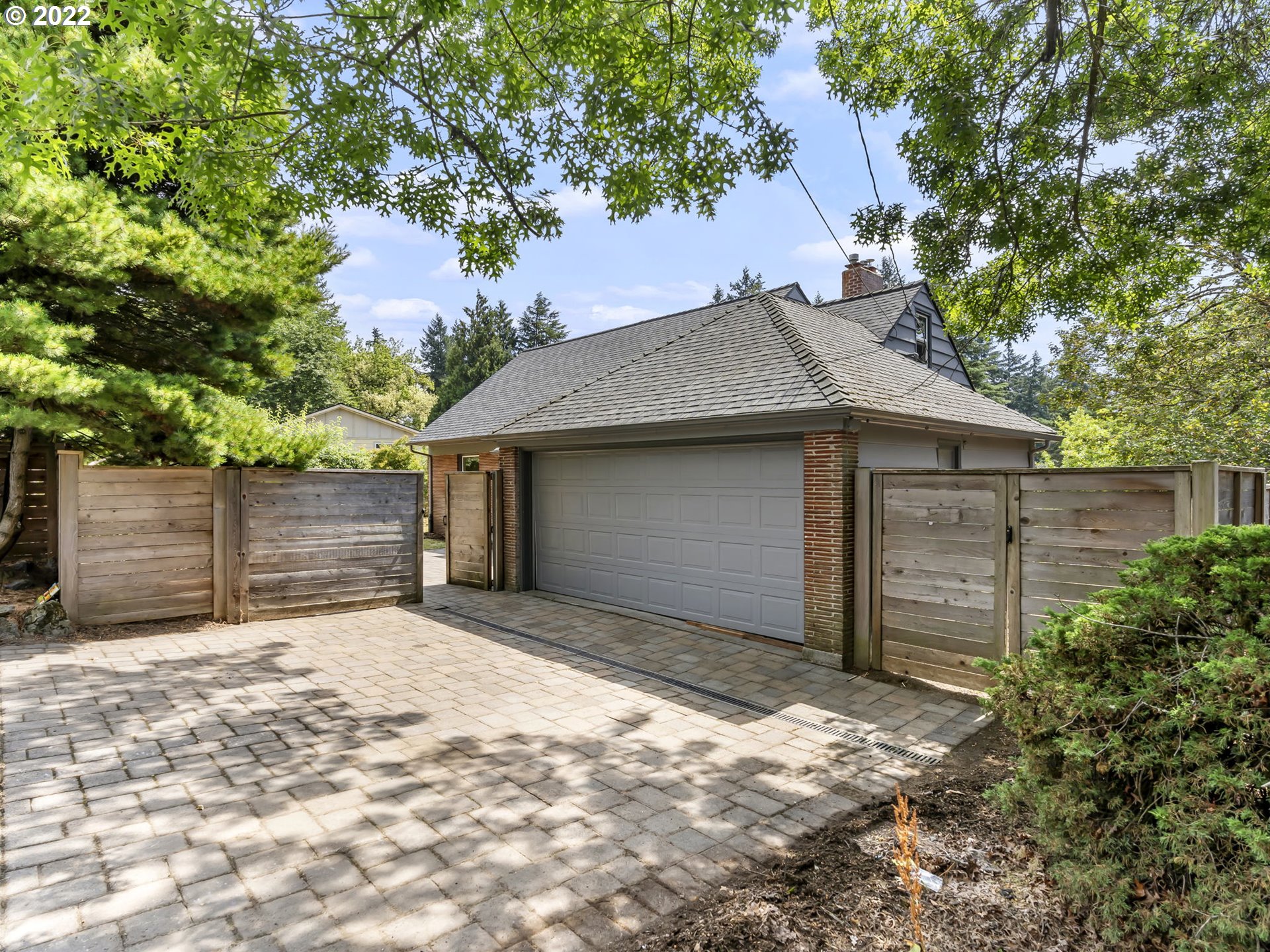 7320 Southwest Canyon Lane Portland, OR 97225 - Photo 3 of 32 a house with a outdoor space