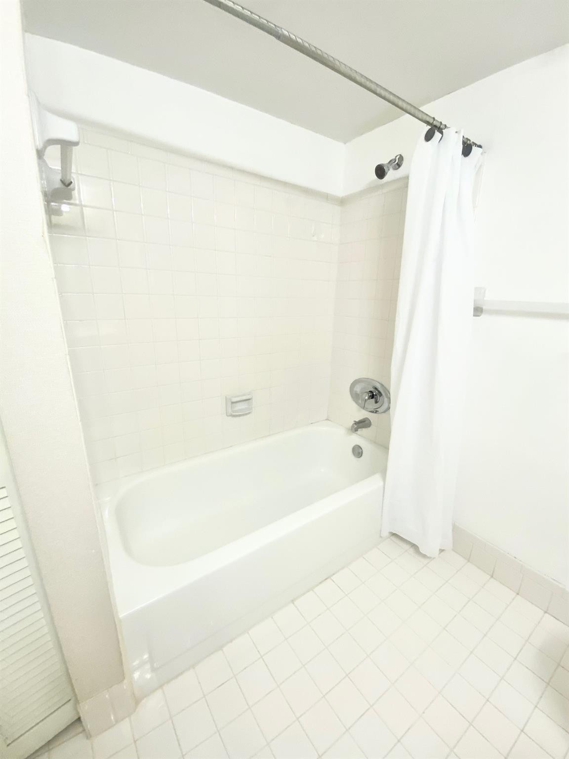 9170 Southwest 14th Street, Unit 4102 Boca Raton, FL 33428 - Photo 7 of 29 2nd Bathroom