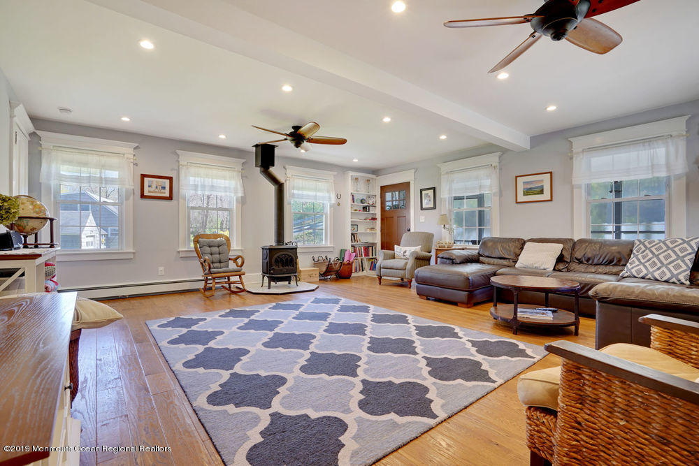 160 Old Tavern Road Farmingdale, NJ 07727 - Photo 15 of 27 living room