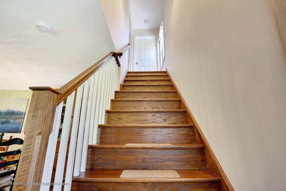 160 Old Tavern Road Farmingdale, NJ 07727 - Photo 17 of 27 staircase