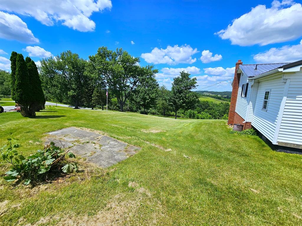 640 Taylorstown Ridge Road Taylorstown, PA 15365 - Photo 9 of 37