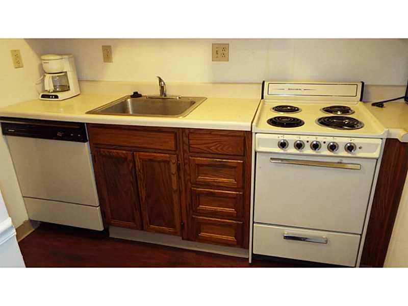 520 Washington Road, Unit 804 Mt. Lebanon, PA 15228 - Photo 5 of 17 Kitchen.