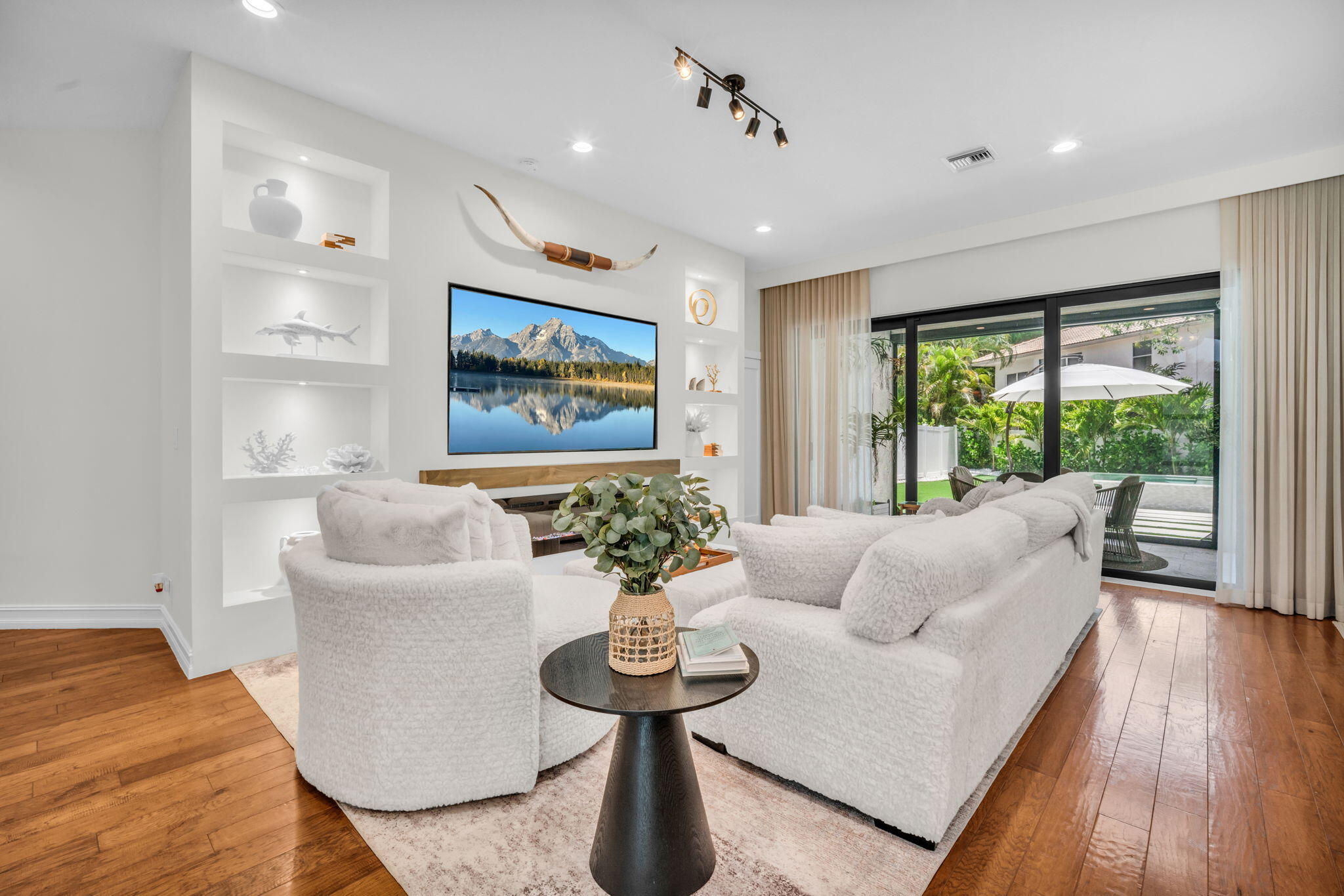 10852 La Salinas Circle Boca Raton, FL 33428 - Photo 26 of 68 Living Room