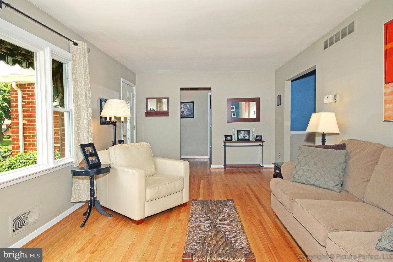 909 Seminole Road Frederick, MD 21701 - Photo 7 of 28 Family Room