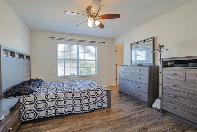 $379,900 | 299 Bennett Drive, Carol Stream, IL 60188