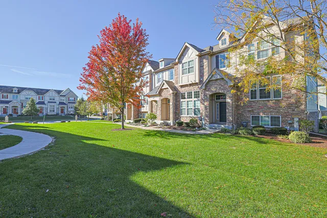 $379,900 | 299 Bennett Drive, Carol Stream, IL 60188