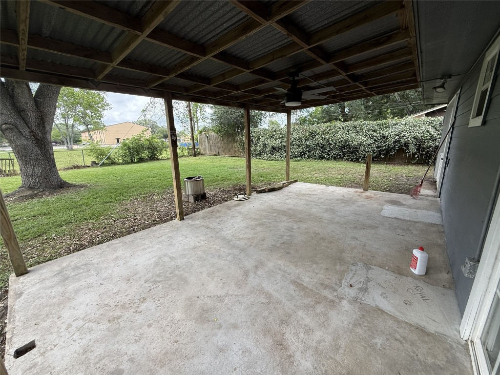 1902 Trinity League City, TX 77573 - Photo 10 of 11 Covered backyard patio