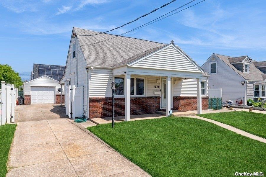 1978 Franklin Road Valley Stream, NY 11580 - Photo 1 of 1 Gallery Image 1