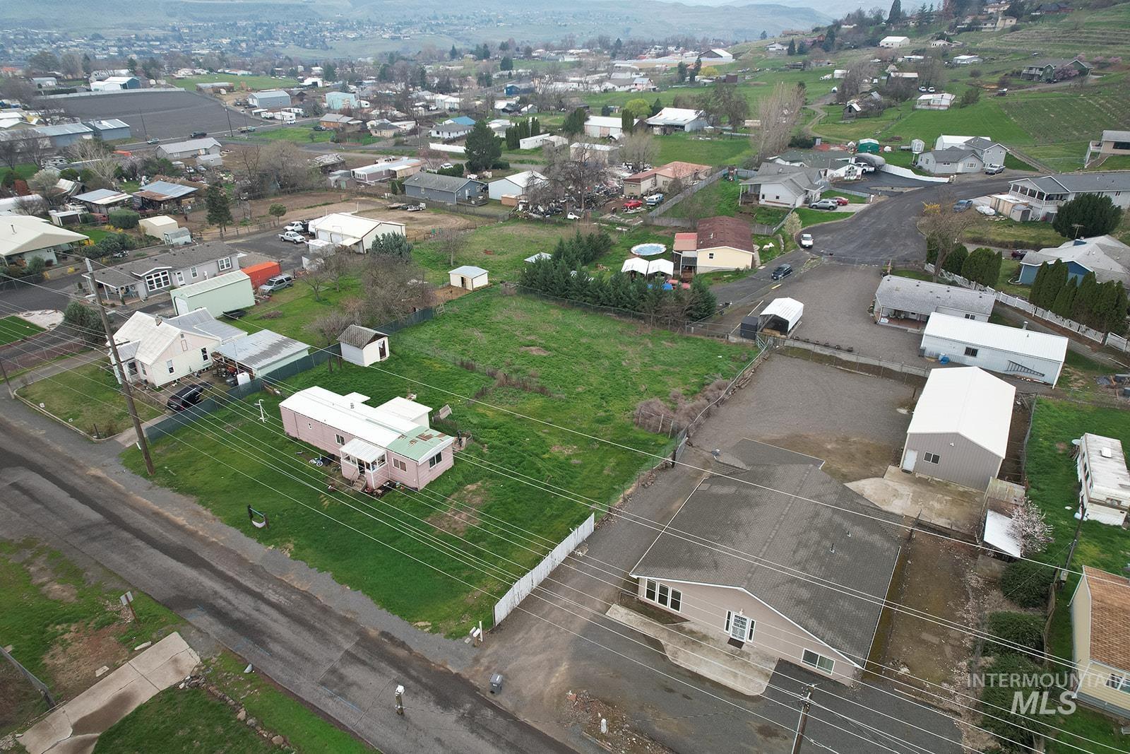 1357 Pound Lane Clarkston, WA 99403 - Photo 35 of 38 Aerial perspective of suburban area