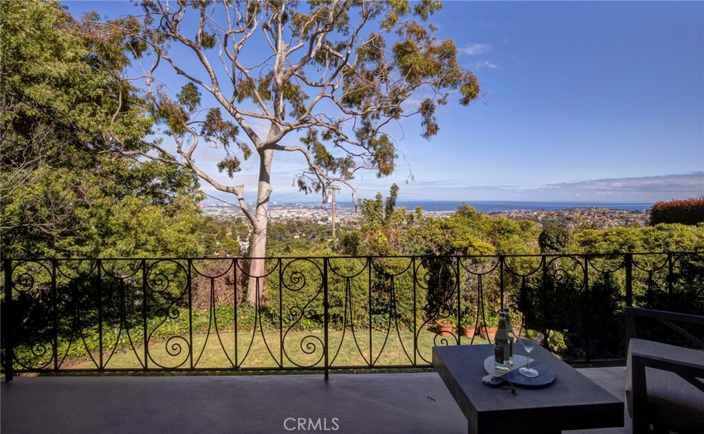 4612 Beauvais Road Rancho Palos Verdes, CA 90275 - Photo 10 of 40 a view of a street with sitting area