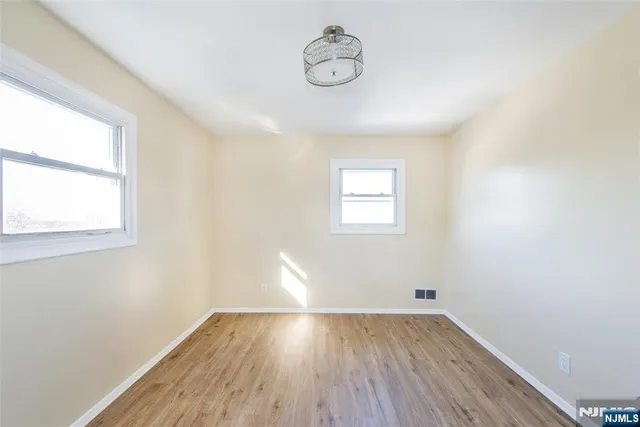 $3,000 | 413 Essex Street, Unit 2, Hackensack, NJ 07601