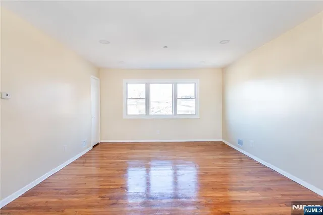 $3,000 | 413 Essex Street, Unit 2, Hackensack, NJ 07601