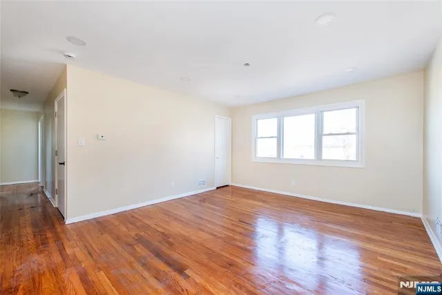 $3,000 | 413 Essex Street, Unit 2, Hackensack, NJ 07601