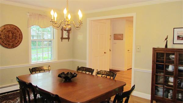 55 Yarmouth Road Wellesley, MA 02481 - Photo 4 of 18