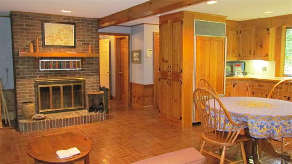 55 Yarmouth Road Wellesley, MA 02481 - Photo 10 of 18