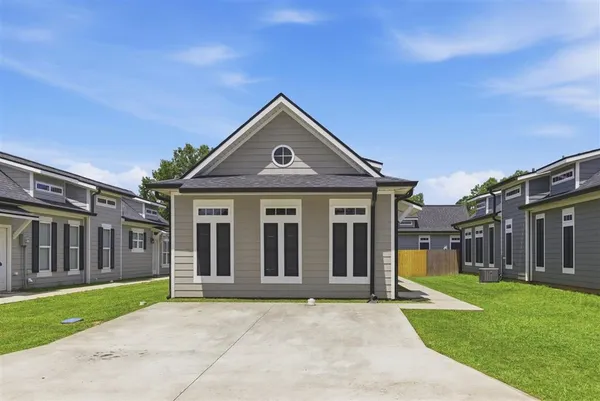 $1,450 | 303 South Lyles Street, Reeves, LA 70658