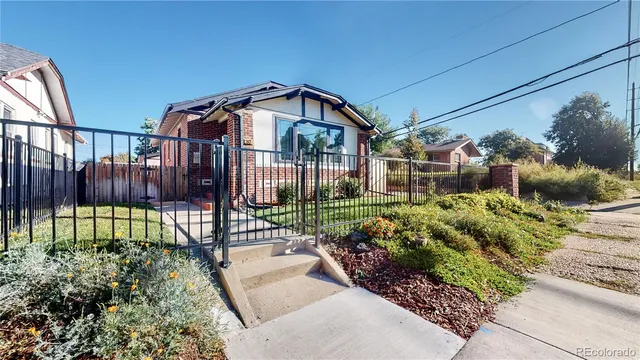 a view of a garden with a small yard