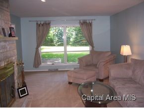 75 Providence Lane Springfield, IL 62711 - Photo 3 of 21
