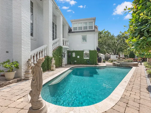 $4,799,000 | 1561 Kirby Drive, Houston, TX 77019
