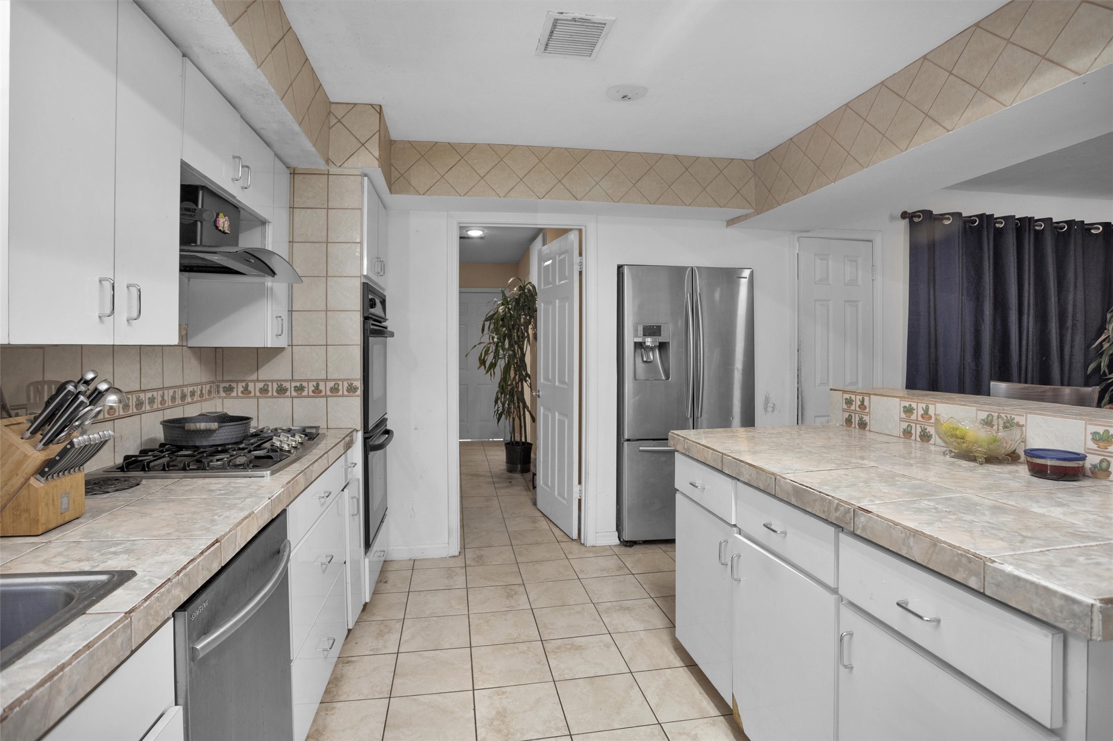 1725 Strawn Road Houston, TX 77039 - Photo 15 of 50